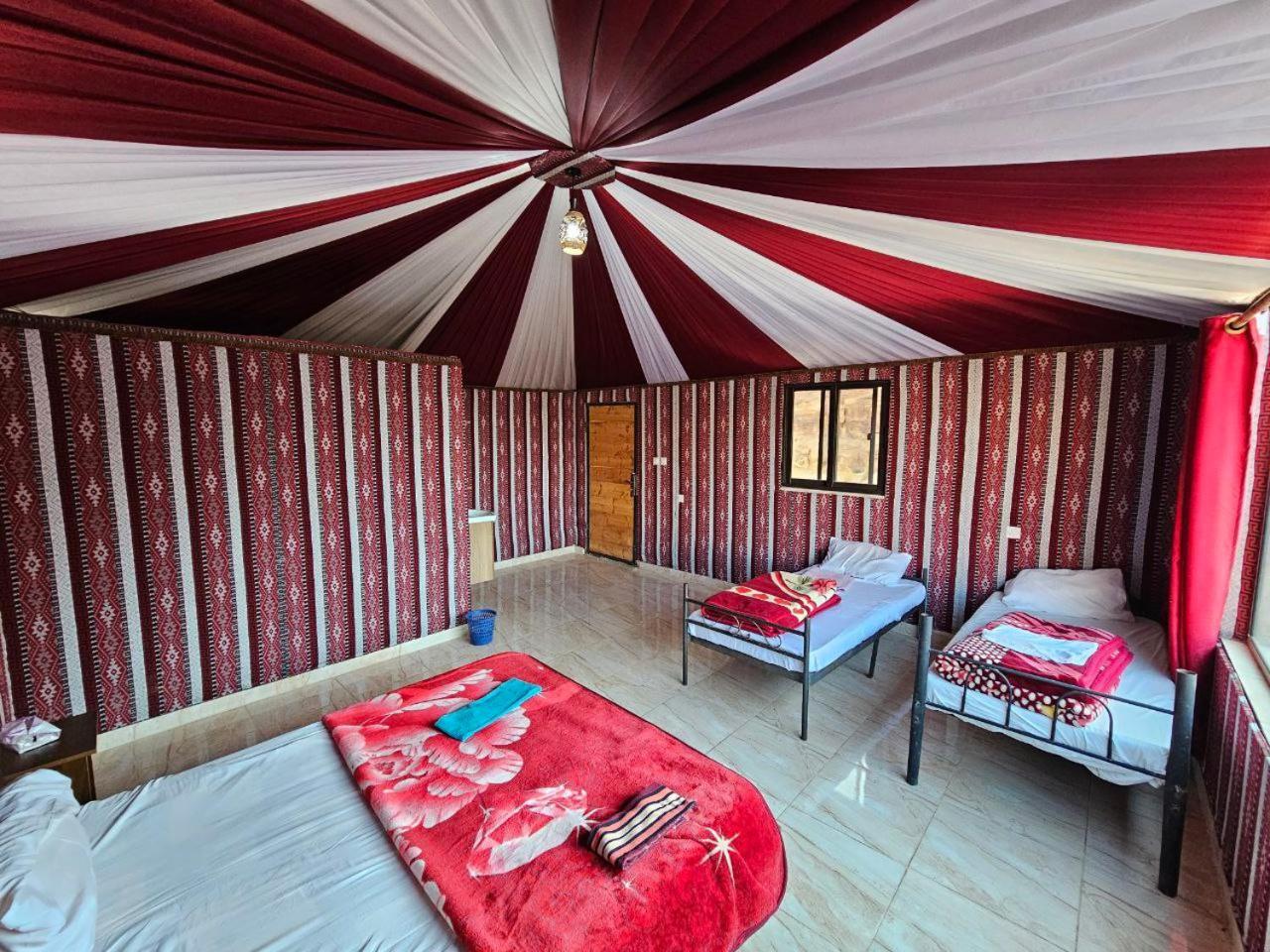 Beduin Star Trail Camp Bed and Breakfast Wadi Rum Buitenkant foto