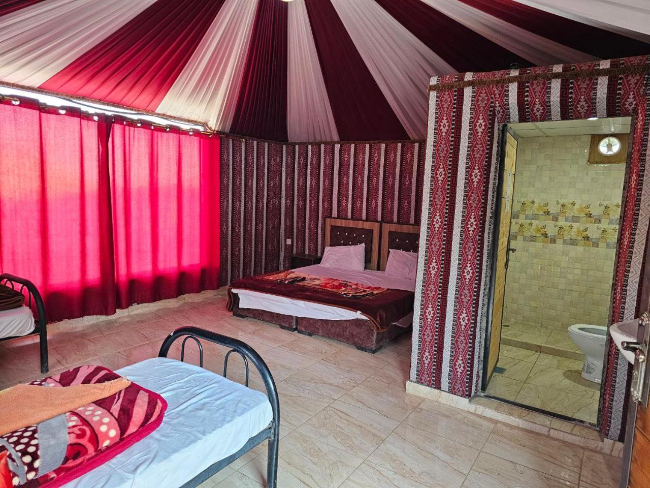 Beduin Star Trail Camp Bed and Breakfast Wadi Rum Buitenkant foto