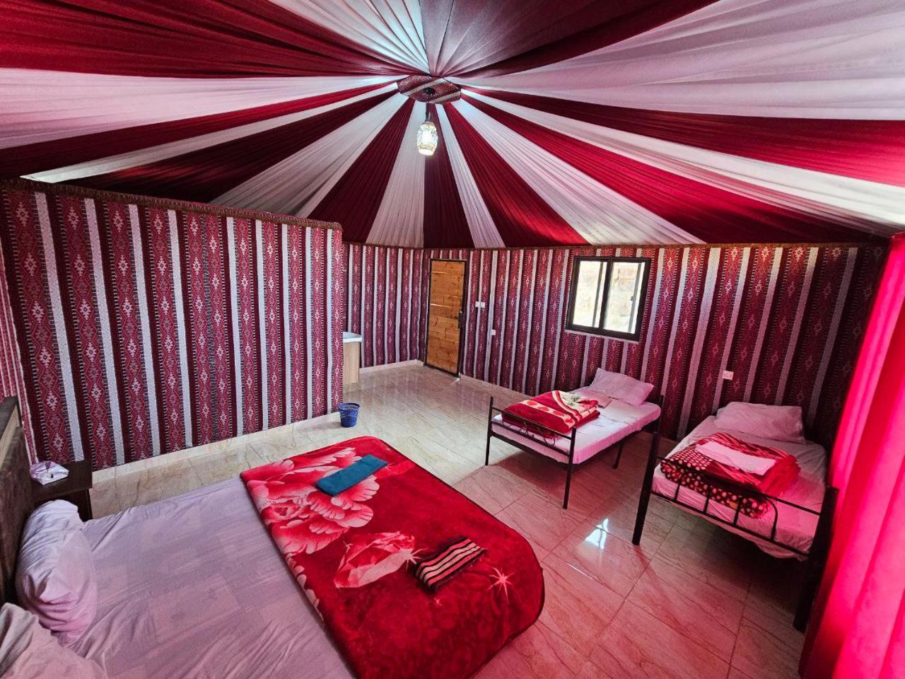 Beduin Star Trail Camp Bed and Breakfast Wadi Rum Buitenkant foto