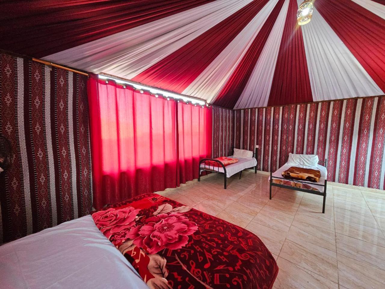 Beduin Star Trail Camp Bed and Breakfast Wadi Rum Buitenkant foto