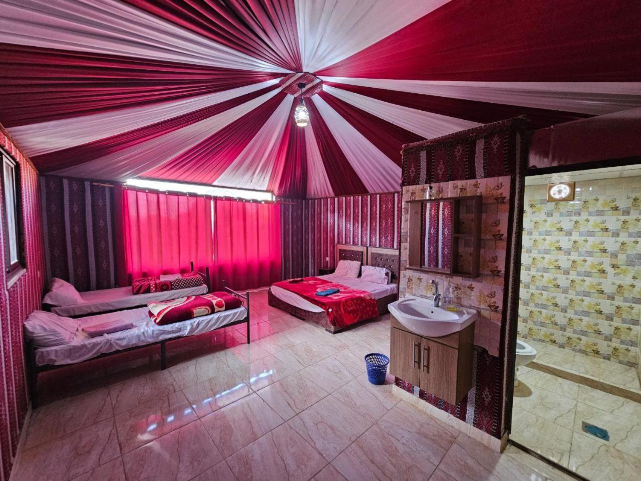 Beduin Star Trail Camp Bed and Breakfast Wadi Rum Buitenkant foto
