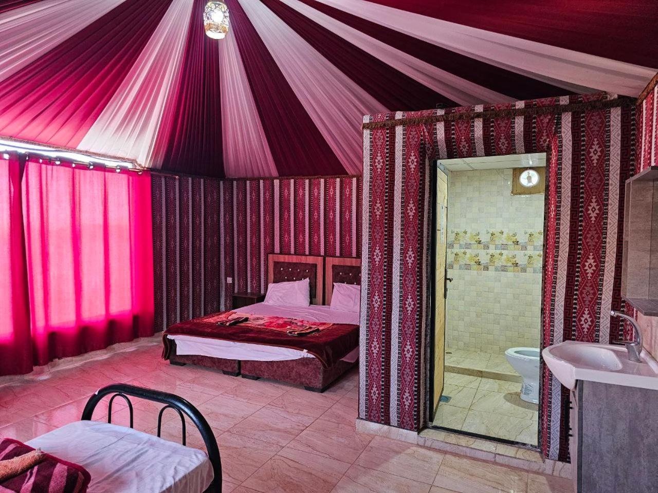 Beduin Star Trail Camp Bed and Breakfast Wadi Rum Buitenkant foto