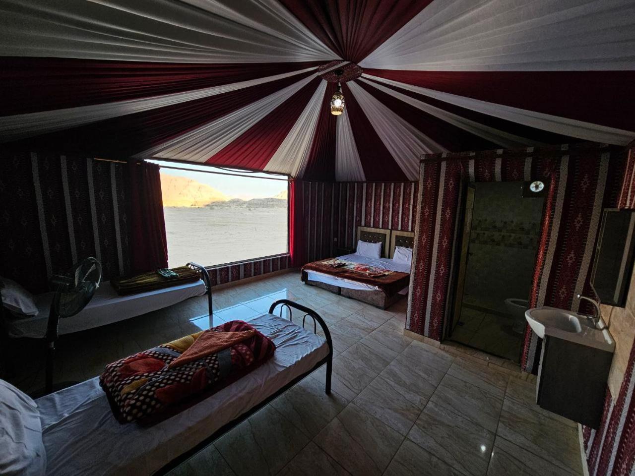 Beduin Star Trail Camp Bed and Breakfast Wadi Rum Buitenkant foto